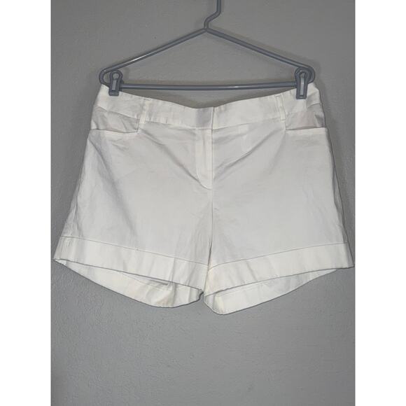 NEW Express White Cotton Shorts Womens 12 Flat Front 4.5 Inseam Pockets NWT - Picture 1 of 5